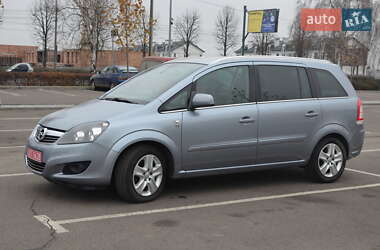 Минивэн Opel Zafira 2010 в Киеве