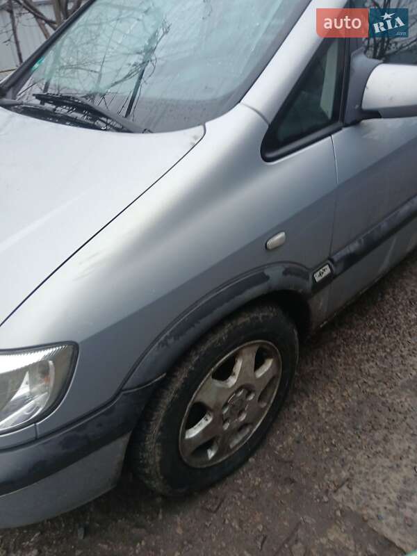 Мінівен Opel Zafira 2000 в Обухові