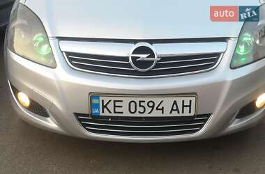Минивэн Opel Zafira 2012 в 