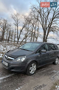 Минивэн Opel Zafira 2010 в Шостке