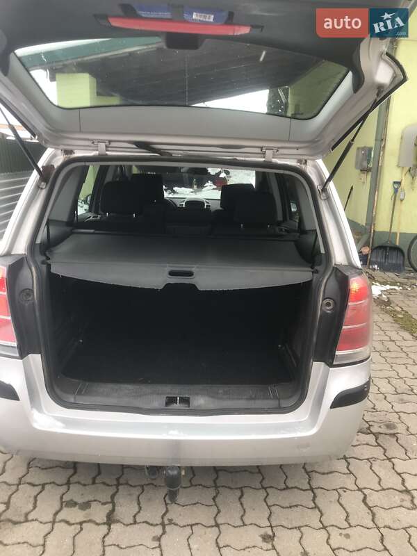 Минивэн Opel Zafira 2005 в Надворной