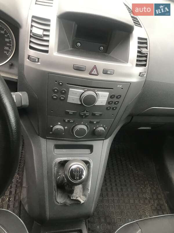 Минивэн Opel Zafira 2005 в Надворной