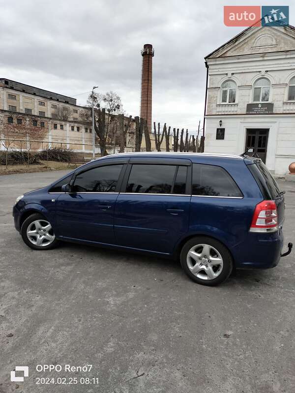 Минивэн Opel Zafira 2009 в Лохвице