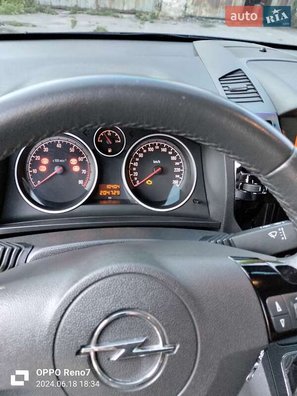 Минивэн Opel Zafira 2009 в Лохвице