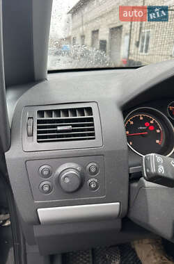 Минивэн Opel Zafira 2011 в 