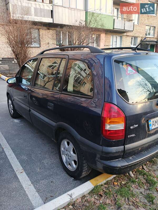 Минивэн Opel Zafira 2001 в Ирпене