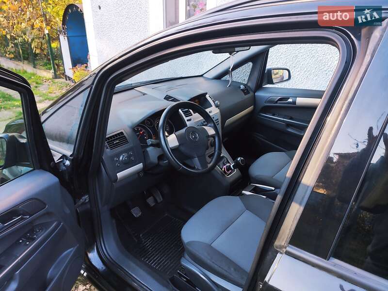 Мінівен Opel Zafira 2008 в Чернівцях