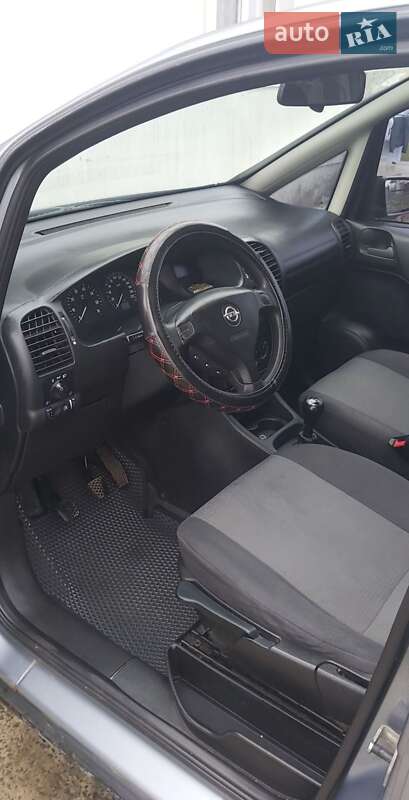 Мінівен Opel Zafira 2003 в Рівному