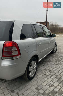 Минивэн Opel Zafira 2011 в Кременце