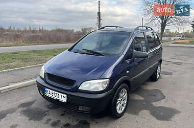 Мінівен Opel Zafira 2000 в Гребінці