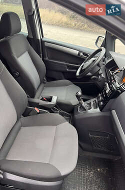 Мінівен Opel Zafira 2011 в 