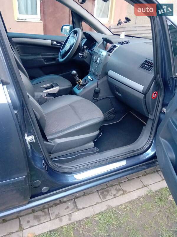 Мінівен Opel Zafira 2007 в Рівному