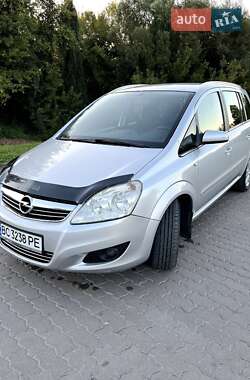 Минивэн Opel Zafira 2008 в 