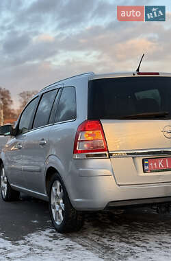 Минивэн Opel Zafira 2011 в Виннице