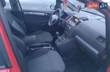 Минивэн Opel Zafira 2005 в  фото 5 Минивэн Opel Zafira 2005 в