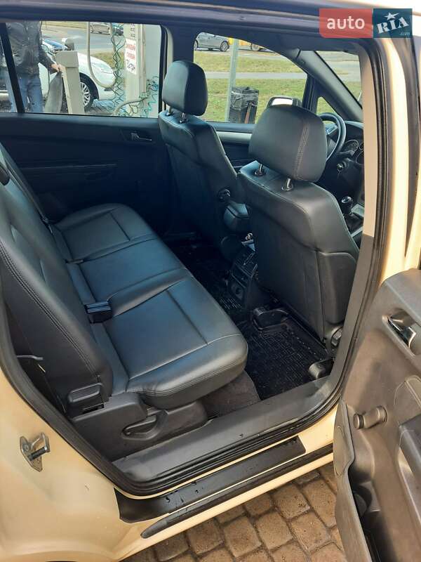 Минивэн Opel Zafira 2013 в Львове