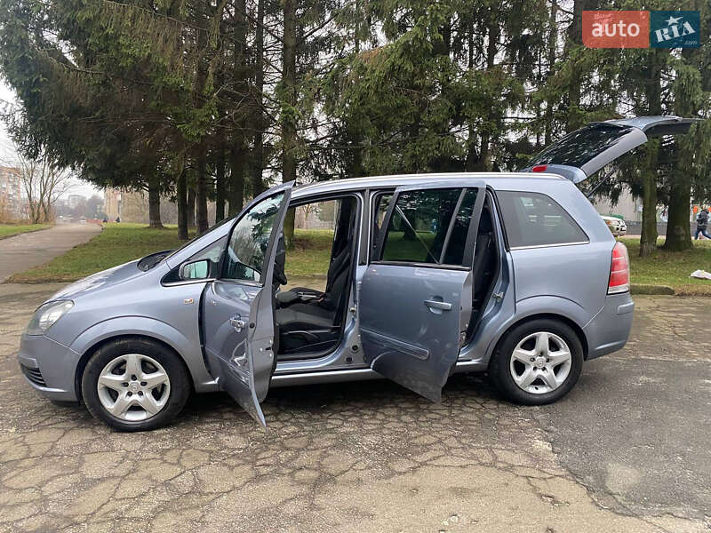 Мінівен Opel Zafira 2007 в Рівному