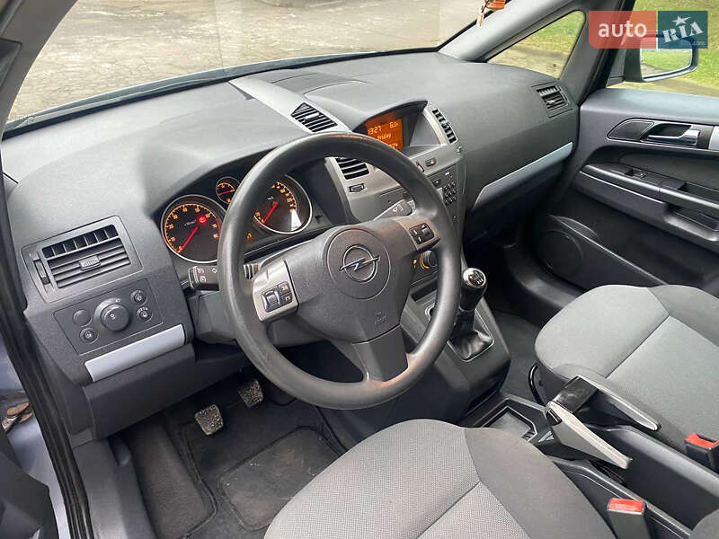 Мінівен Opel Zafira 2007 в Рівному