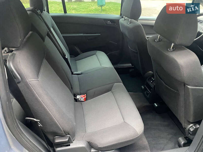 Мінівен Opel Zafira 2007 в Рівному