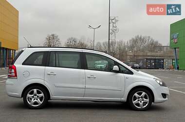 Минивэн Opel Zafira 2013 в Киеве