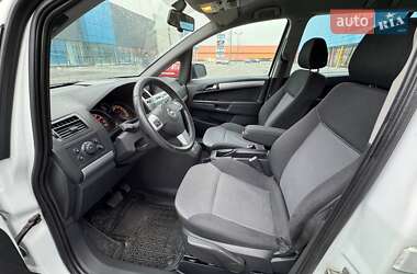 Минивэн Opel Zafira 2013 в Киеве