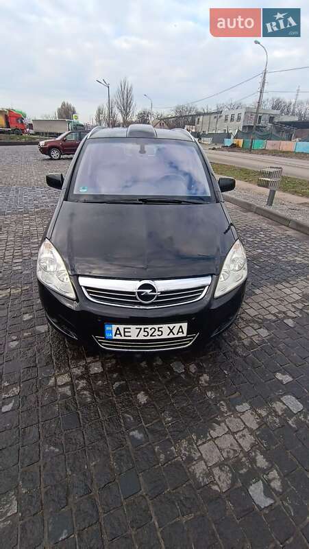 Мінівен Opel Zafira 2010 в Кам'янському