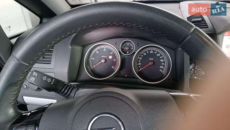 Мінівен Opel Zafira 2010 в Кам'янському