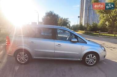 Минивэн Opel Zafira 2009 в 