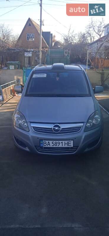 Мінівен Opel Zafira 2011 в Бершаді