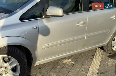 Мінівен Opel Zafira 2011 в Стрию