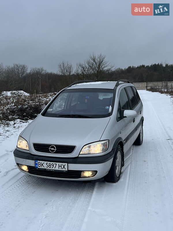 Минивэн Opel Zafira 2002 в Ровно