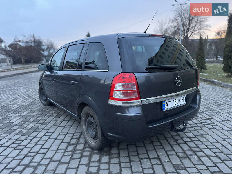 Минивэн Opel Zafira 2010 в Коломые