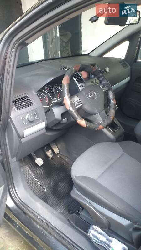Минивэн Opel Zafira 2006 в Яремче