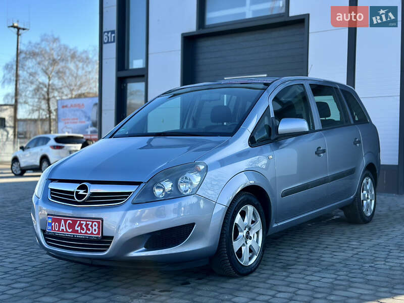 Минивэн Opel Zafira 2010 в Тернополе