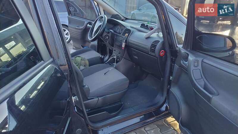 Минивэн Opel Zafira 2004 в Виннице