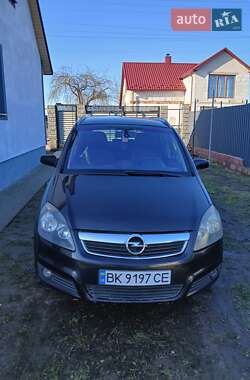 Минивэн Opel Zafira 2006 в 