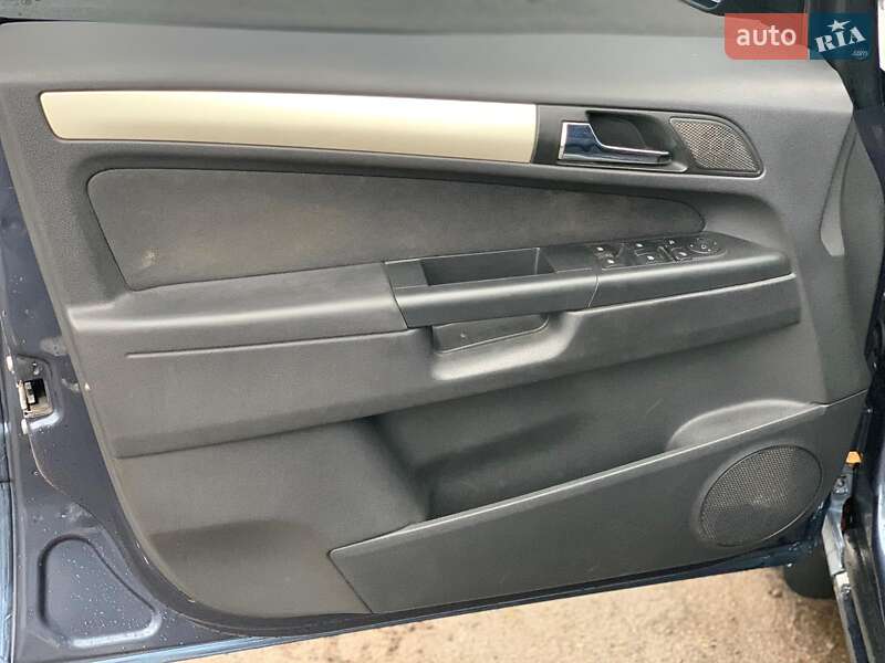 Минивэн Opel Zafira 2008 в Виннице