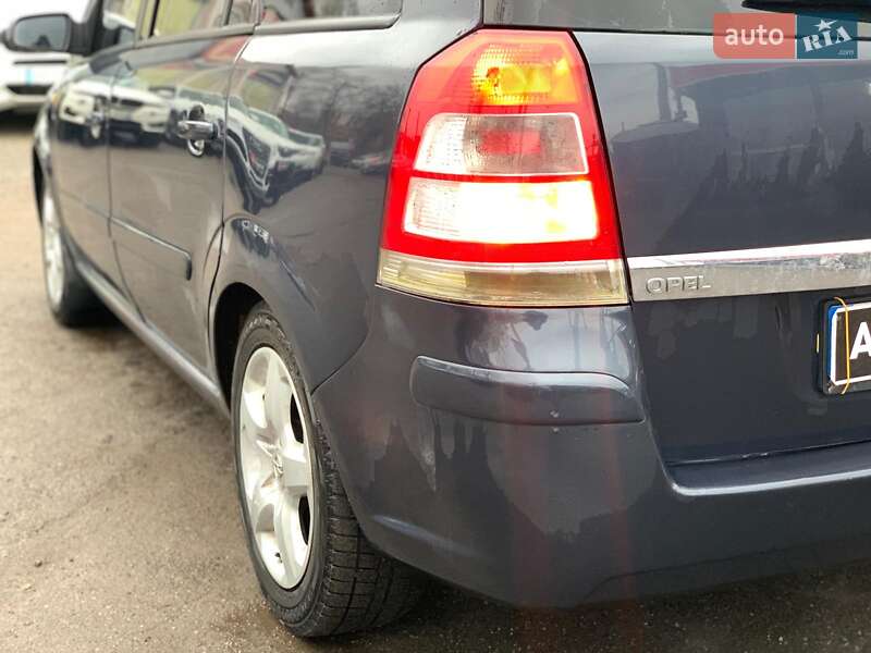 Минивэн Opel Zafira 2008 в Виннице