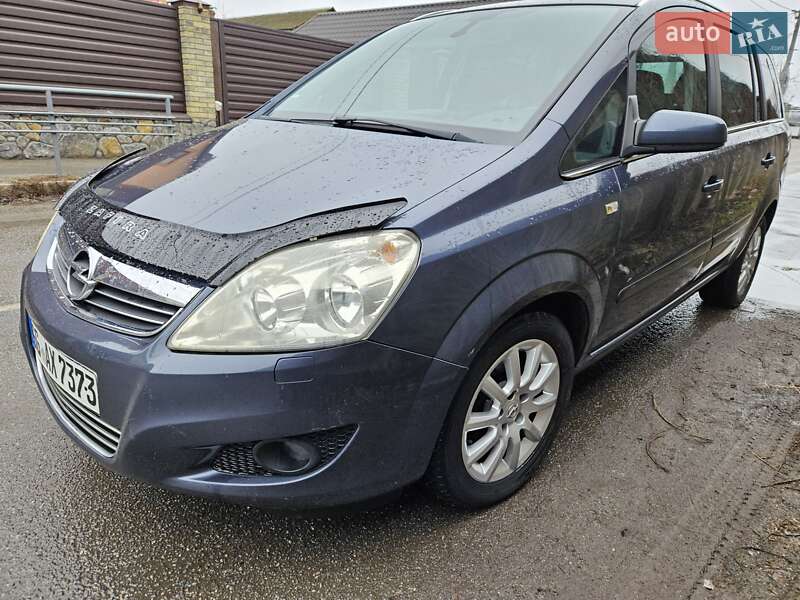 Минивэн Opel Zafira 2008 в 