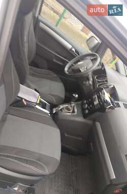 Минивэн Opel Zafira 2010 в 