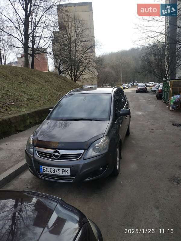 Минивэн Opel Zafira 2011 в Львове фото Минивэн Opel Zafira 2011 в Львове