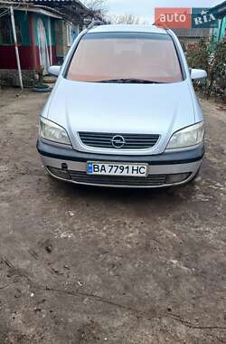 Минивэн Opel Zafira 2000 в Саврани