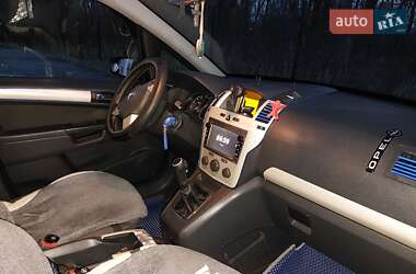 Минивэн Opel Zafira 2008 в 