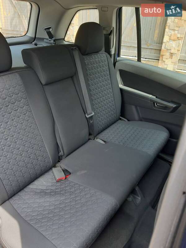 Минивэн Opel Zafira 2008 в Киеве