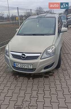 Минивэн Opel Zafira 2010 в 
