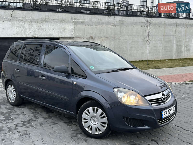 Минивэн Opel Zafira 2009 в Львове