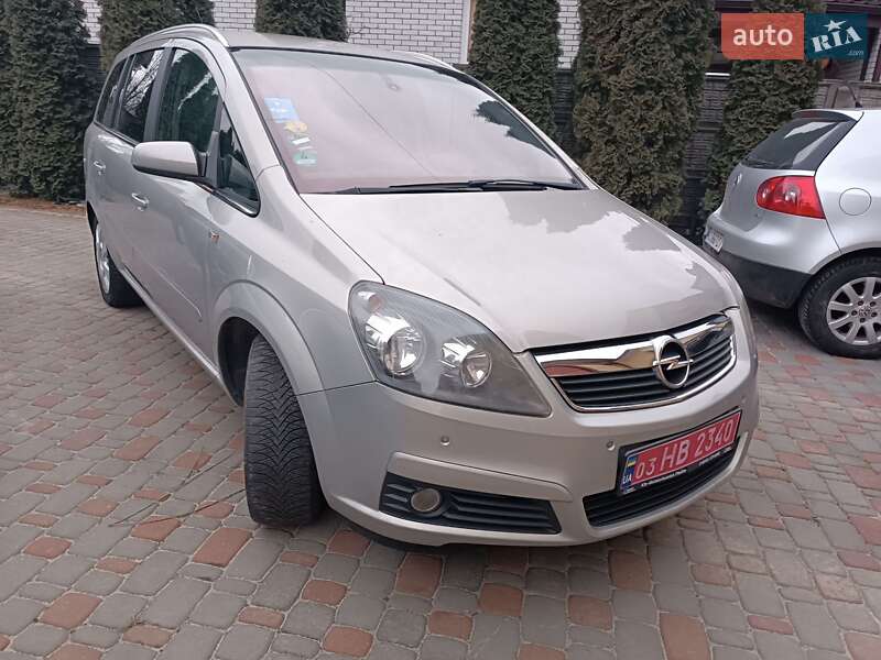 Минивэн Opel Zafira 2007 в 