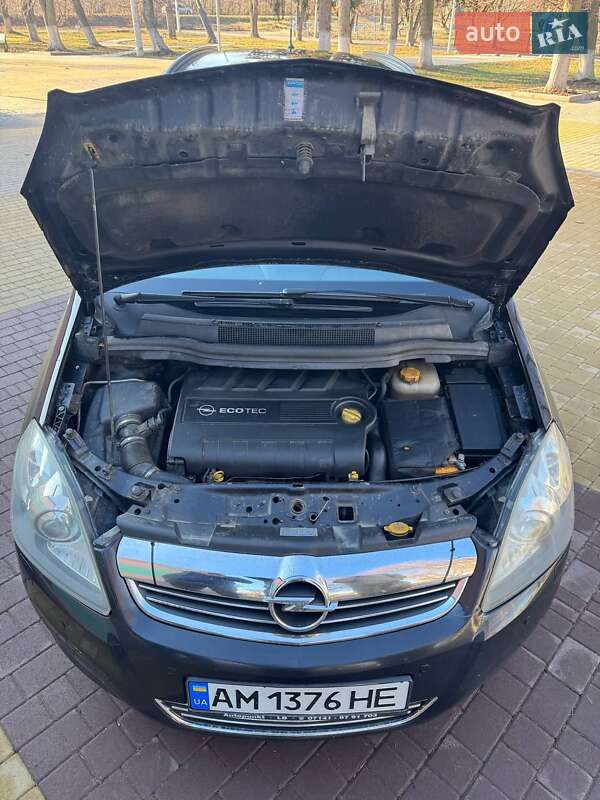 Минивэн Opel Zafira 2008 в Житомире