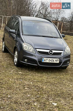 Минивэн Opel Zafira 2006 в Городенке