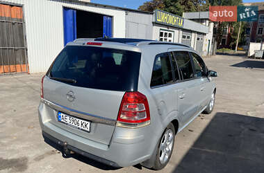 Минивэн Opel Zafira 2005 в Кривом Роге